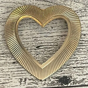Heart Brooch Pin 1930s 1940s Gold Tone Textured Open Sweetheart Vintage